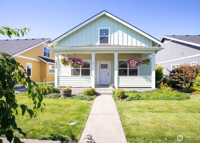 Property at 1938 N Prairie Ln, Lynden, WA 98264, 3 beds, 2.5 baths