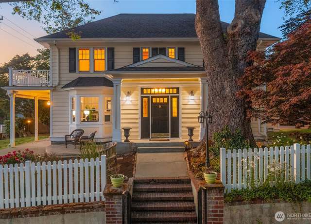 Property at 8816 Fauntleroy Way SW, Seattle, WA 98136, 4 beds, 2.5 baths