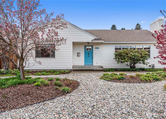 Property at 1005 Orchard Ave, Wenatchee, WA 98801, 4 beds, 2.5 baths