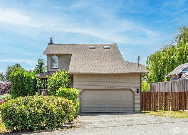 Property at 3304 202nd St SW, Lynnwood, WA 98036, 3 beds, 3.5 baths