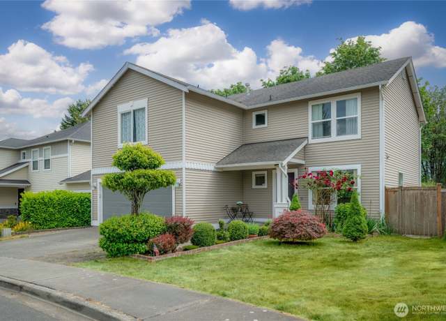 Property at 2713 SE 4th St, Renton, WA 98056, 4 beds, 2.5 baths