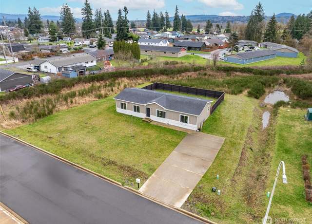 Property at 122 W Martin Pl, Elma, WA 98541, 3 beds, 2 baths