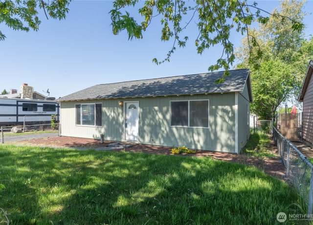 Property at 746 S Grand Dr, Moses Lake, WA 98837, 2 beds, 1 bath