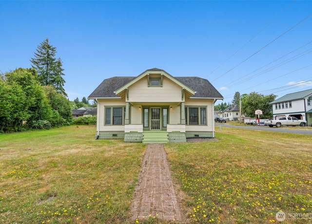 Property at 802 May St, Raymond, WA 98577, 4 beds, 1 bath