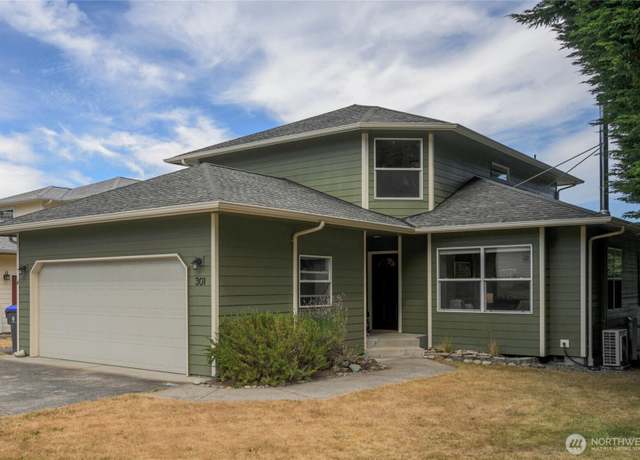Property at 301 NW Broadway St, Coupeville, WA 98239, 4 beds, 2.5 baths
