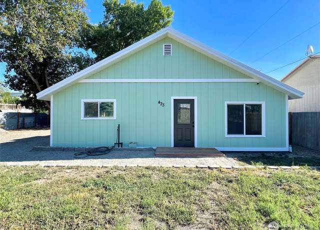 Property at 423 3rd Ave W, Omak, WA 98841, 2 beds, 1 bath