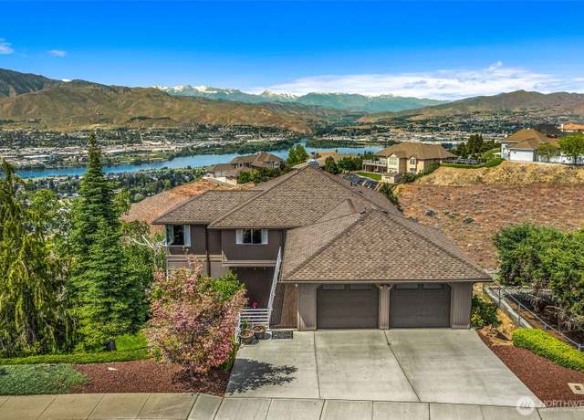 Property at 2336 Grand Ave, East Wenatchee, WA 98802, 3 beds, 3.5 baths