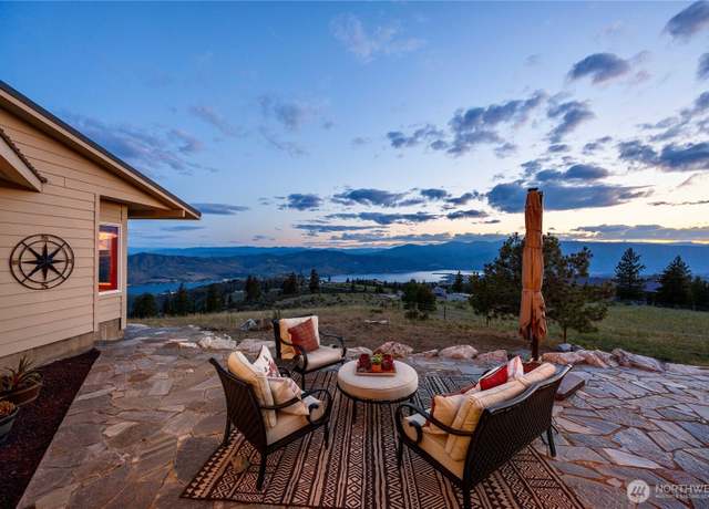 Property at 95 Horizon Ln, Chelan, WA 98816, 4 beds, 2 baths