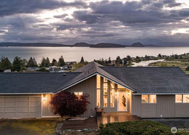 Property at 3838 Ridgewood Dr, Oak Harbor, WA 98277, 3 beds, 3 baths