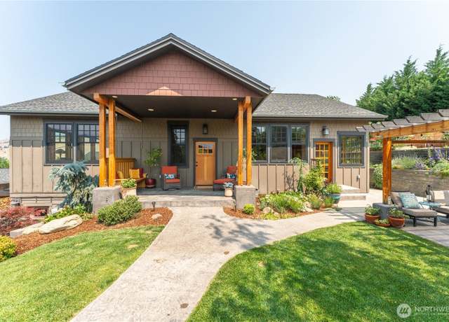 Property at 111 Cascade Pl, Cashmere, WA 98815, 3 beds, 2.5 baths