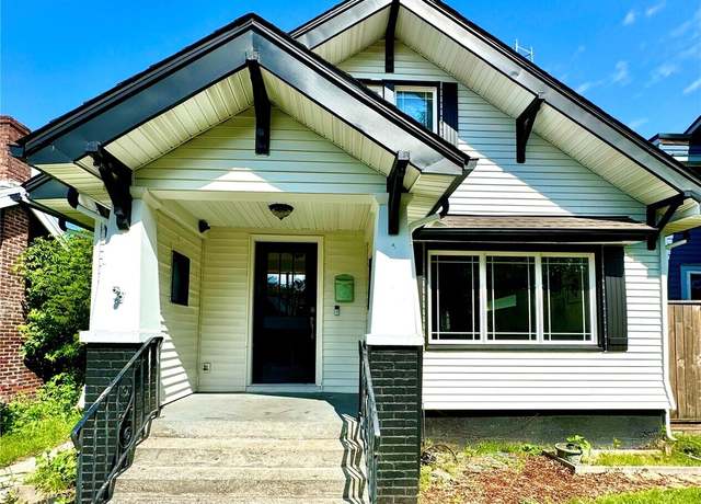 Property at 945 S Ridgewood Ave, Tacoma, WA 98405, 3 beds, 1 bath