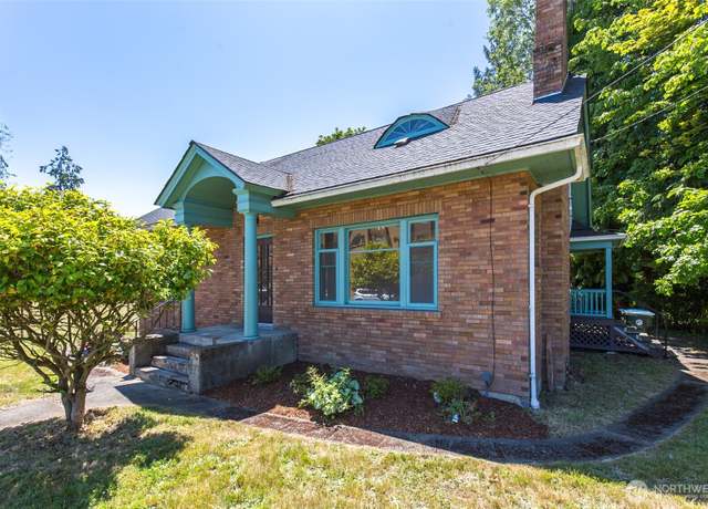 Property at 314 E 2nd St, Port Angeles, WA 98362, 4 beds, 2 baths