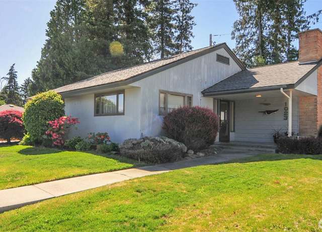 Property at 1023 Crestwood St, Wenatchee, WA 98801, 4 beds, 2 baths