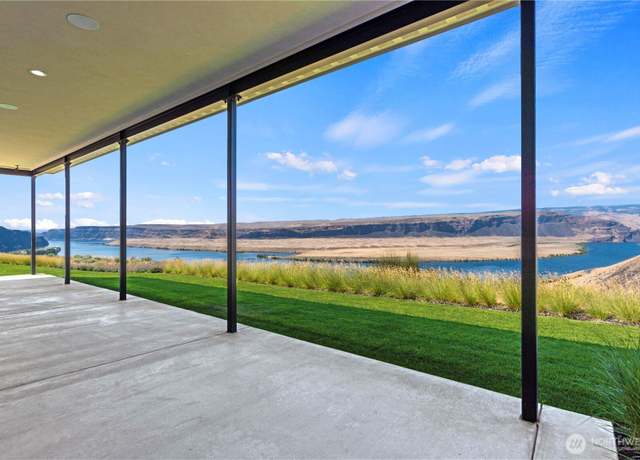 Property at 9665 Ridgeview Dr NW, Quincy, WA 98848, 3 beds, 3.5 baths