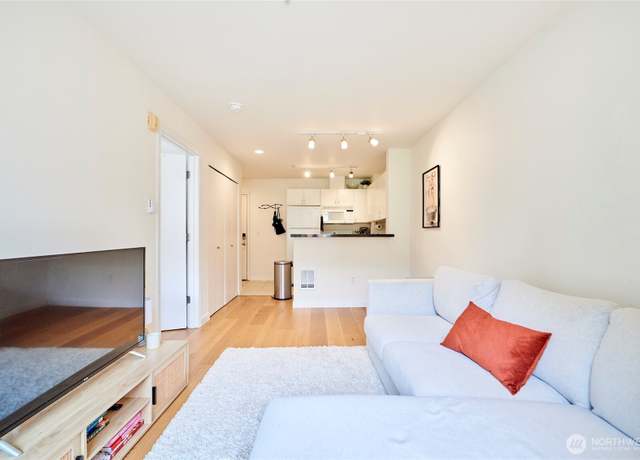 Property at 1323 Boren Ave #407, Seattle, WA 98101, 1 bed, 1 bath