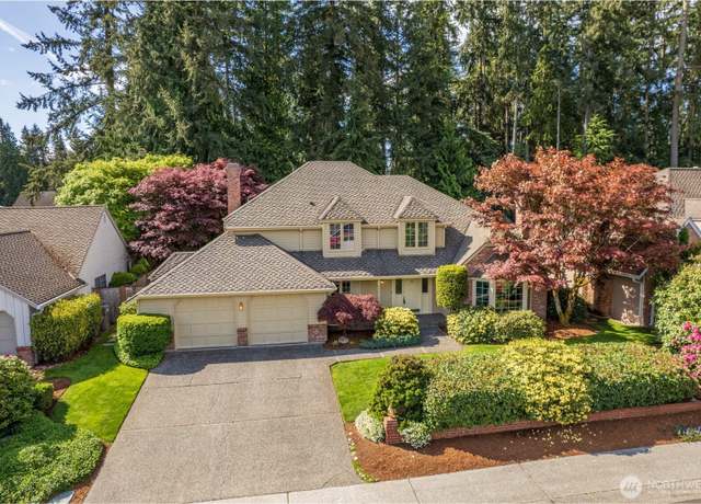 Property at 12621 NE 68th Pl, Kirkland, WA 98033, 4 beds, 2.5 baths