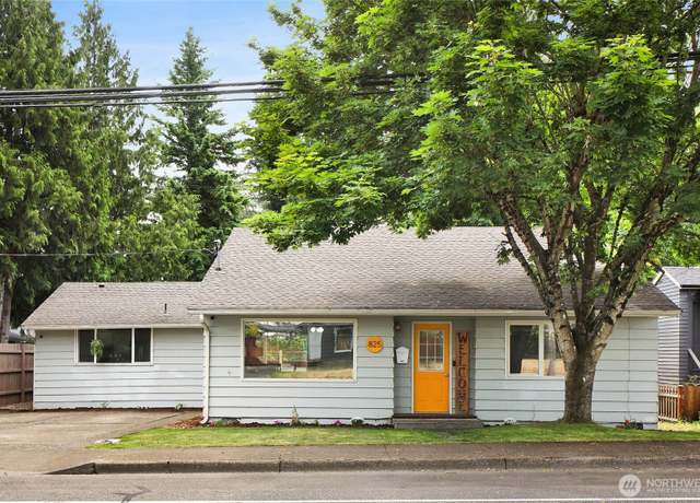 Property at 825 Main St, Lynden, WA 98267, 5 beds, 2 baths