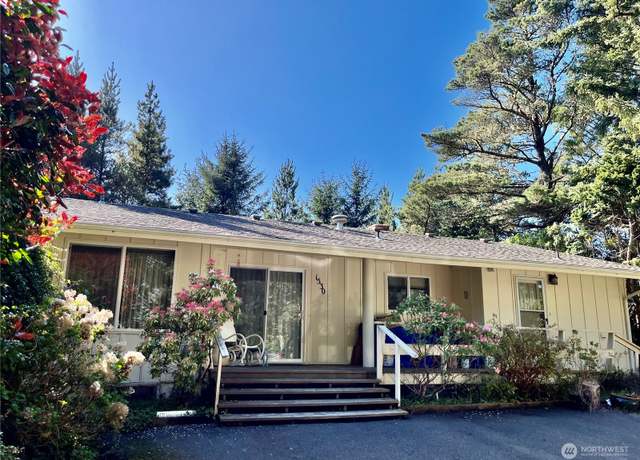 Property at 1530 S Hoquiam Ln, Westport, WA 98595, 2 beds, 1.5 baths