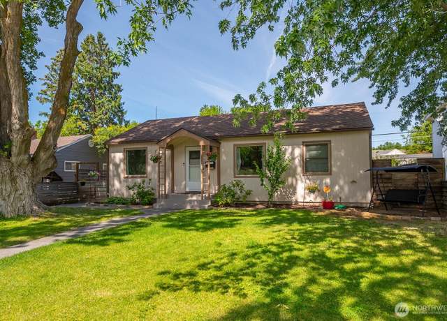 Property at 119 SW F St, Ephrata, WA 98823, 4 beds, 2 baths