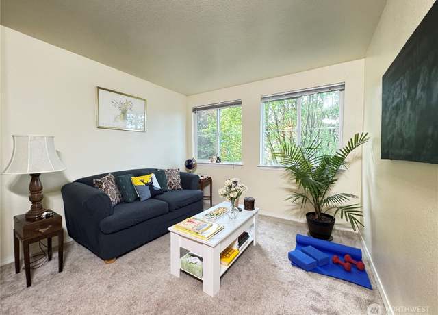 Property at 300 10th Ave Unit B305, Seattle, WA 98122, 1 bed, 1 bath