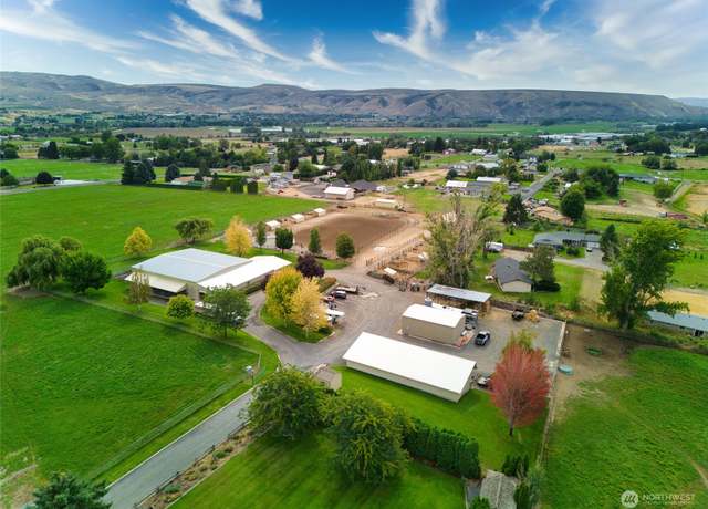 Property at 830 Nagler Rd, Selah, WA 98942, 4 beds, 3.5 baths
