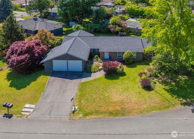 Property at 10444 16th Ave S, Seattle, WA 98168, 4 beds, 1.5 baths
