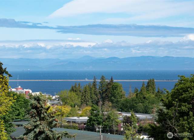 Property at 1813 E 3rd St, Port Angeles, WA 98362, 5 beds, 3 baths