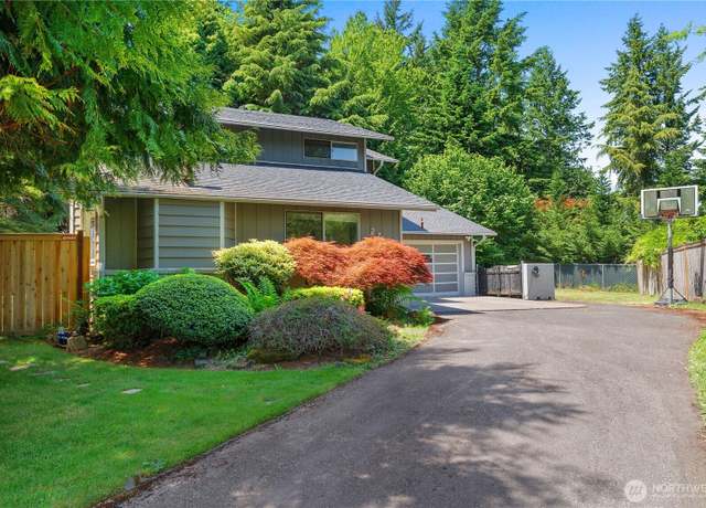 Property at 2711 Grampin Ct SE, Olympia, WA 98501, 4 beds, 2.5 baths