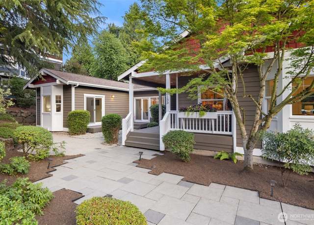 Property at 10133 NE 113th Pl, Kirkland, WA 98033, 5 beds, 4.5 baths