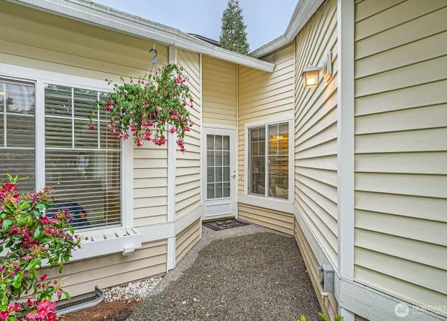 Property at 4313 S 220 Pl Unit 18-2, Kent, WA 98032, 2 beds, 2 baths