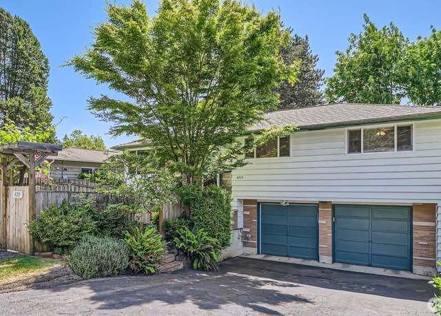 Property at 4215 NE 105th St, Seattle, WA 98125, 3 beds, 2.5 baths