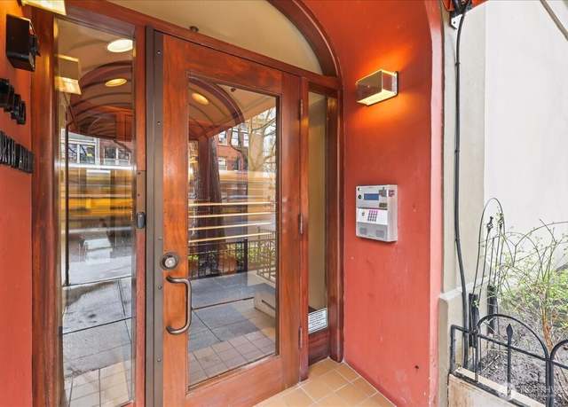 Property at 2700 4th Ave #403, Seattle, WA 98121, 1 bed, 1 bath