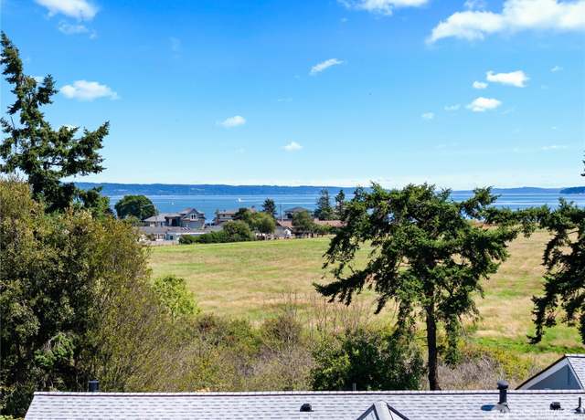 Property at 31080 State Route 20 Unit A105, Oak Harbor, WA 98277, 2 beds, 2.5 baths