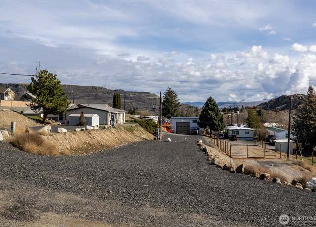 Property at 225 Lincoln Ave, Electric City, WA 99123
