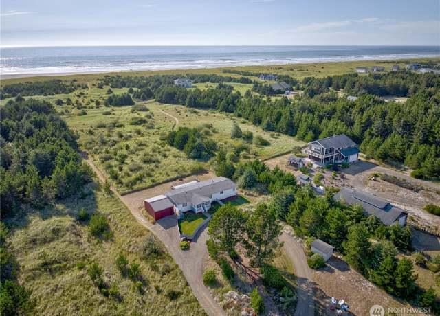 Property at 13925 N St, Long Beach, WA 98631, 3 beds, 2 baths