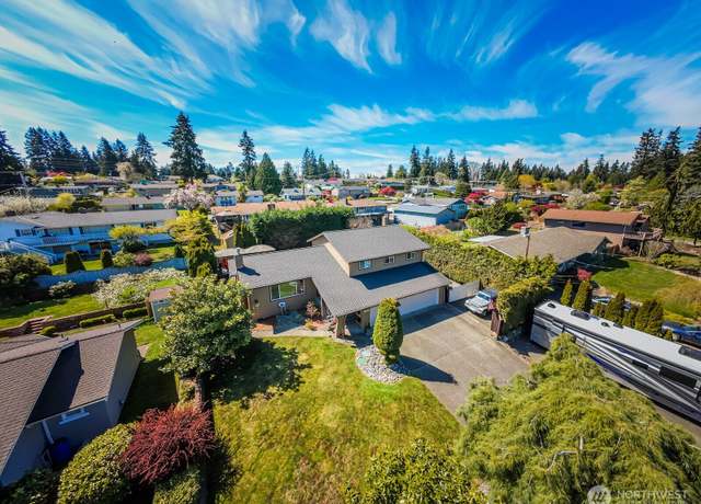 Property at 8722 Vistarama Ave, Everett, WA 98208, 3 beds, 2.5 baths