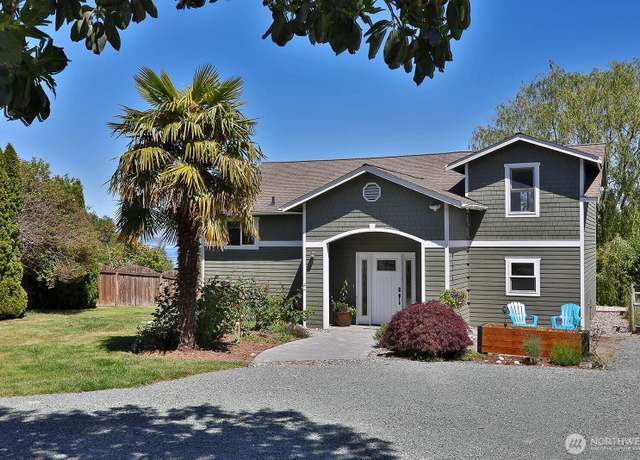Property at 6631 Humphrey Rd, Clinton, WA 98236, 3 beds, 3 baths