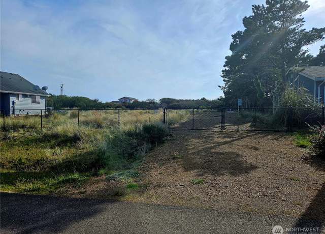 Property at 1261 Fairwood Dr, Ocean Shores, WA 98569