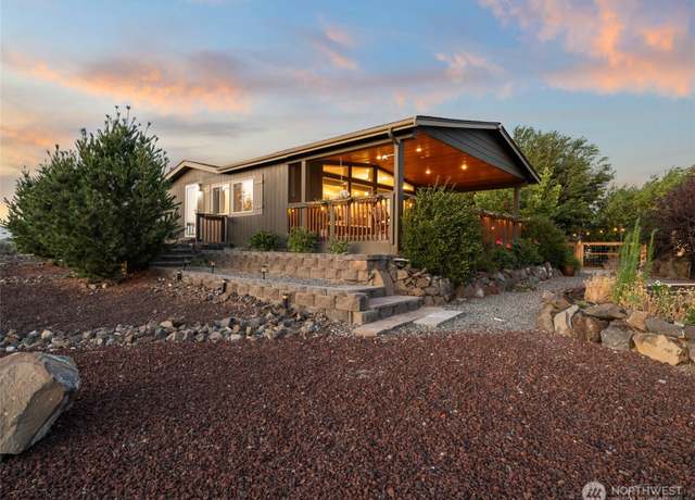 Property at 207 Green Laurel Pl SW, Mattawa, WA 99349, 2 beds, 3 baths