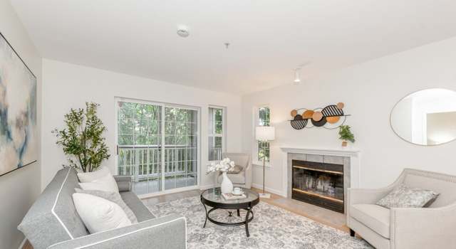 Photo of 18505 SE Newport Way Unit E221, Issaquah, WA 98027