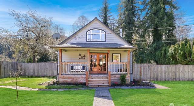Photo of 611 Cedar St, Wilkeson, WA 98396