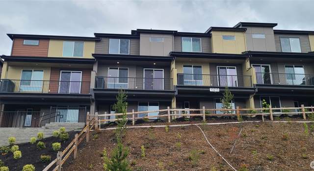 Photo of 13215 NE 127th Ct Unit B, Kirkland, WA 98034