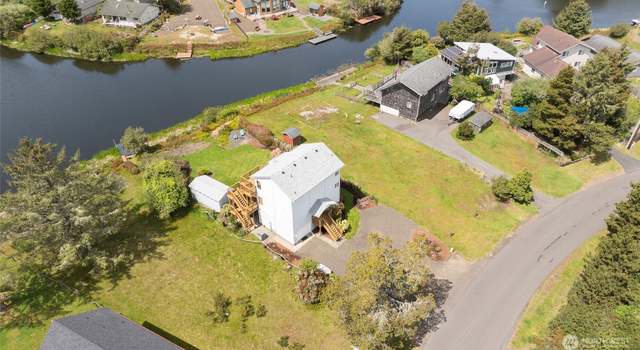 Photo of 124 S Razor Clam Dr SW, Ocean Shores, WA 98569