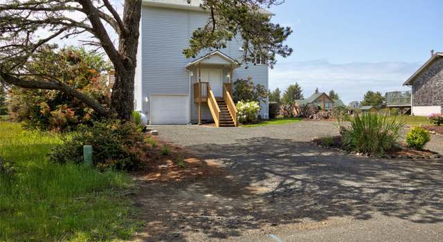Photo of 124 S Razor Clam Dr SW, Ocean Shores, WA 98569