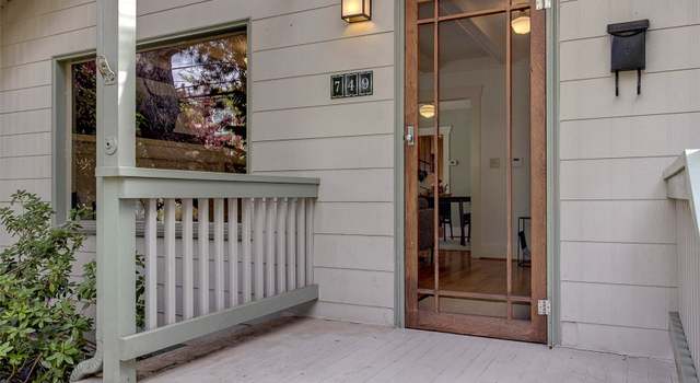 Photo of 749 N 75th St, Seattle, WA 98103