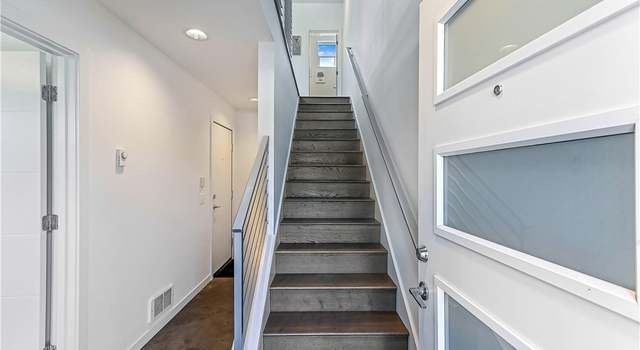 Photo of 3901 SW Hudson St, Seattle, WA 98116