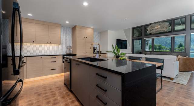 Photo of 1 Yacinde Ct Unit C4, Manson, WA 98831