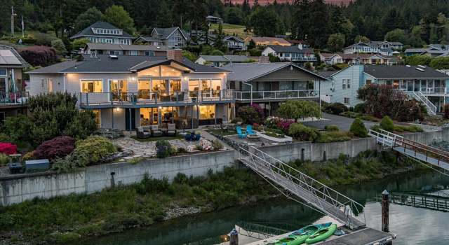 Photo of 2240 Cove Dr, Oak Harbor, WA 98277