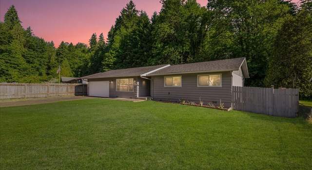 Property at 108 Lomor Dr, Longview, WA 98632, 3 beds, 2 baths