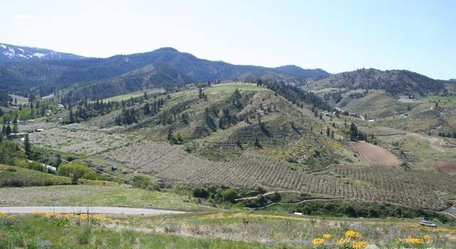 Photo of 4945 Whispering Ridge Rd, Wenatchee, WA 98801